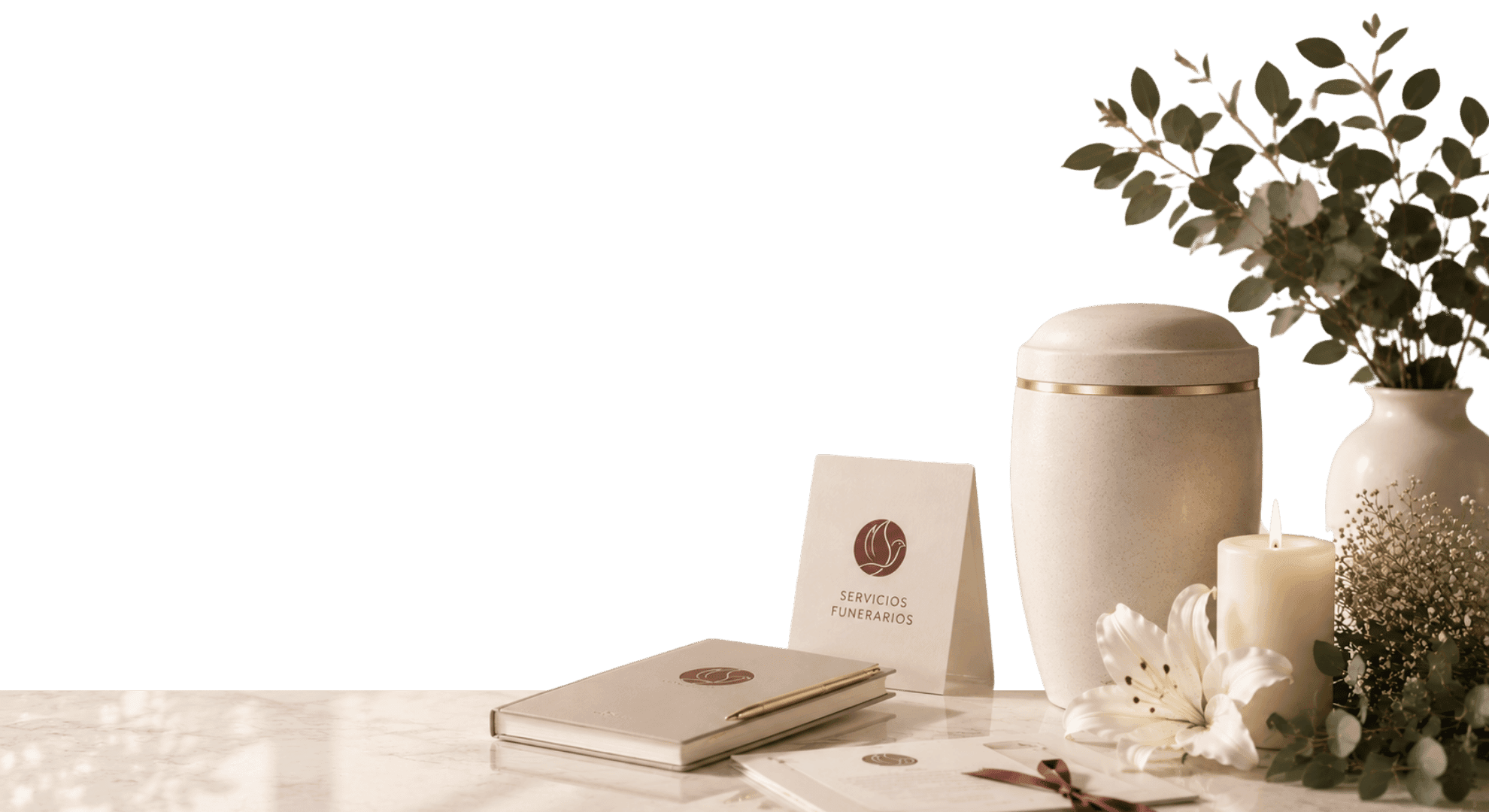 Urna, flores y detalles conmemorativos con luz natural